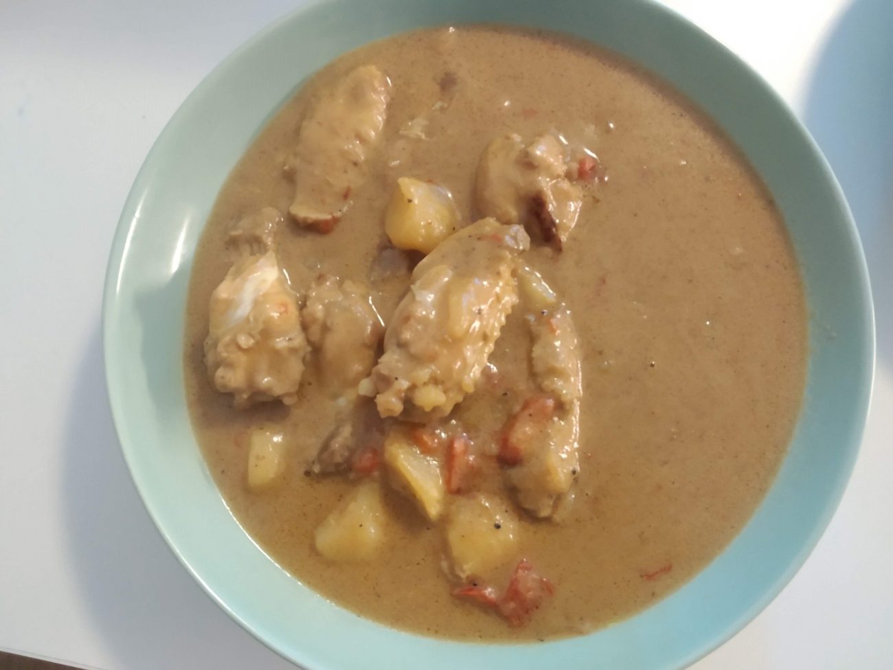 Chicken curry (Filipino style)